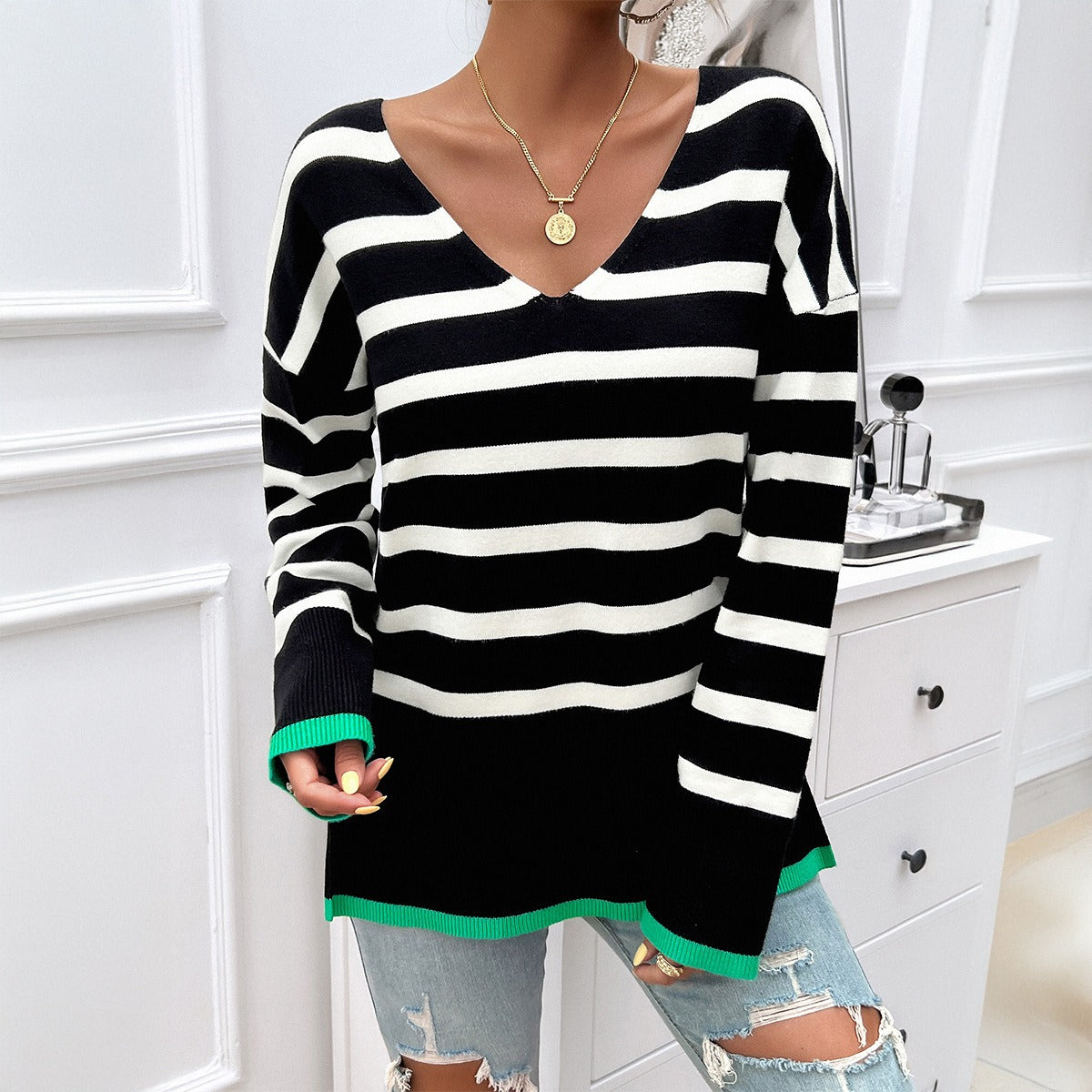 European and American autumn and winter women's clothing temperament casual loose contrasting color V-neck long sleeved sweater