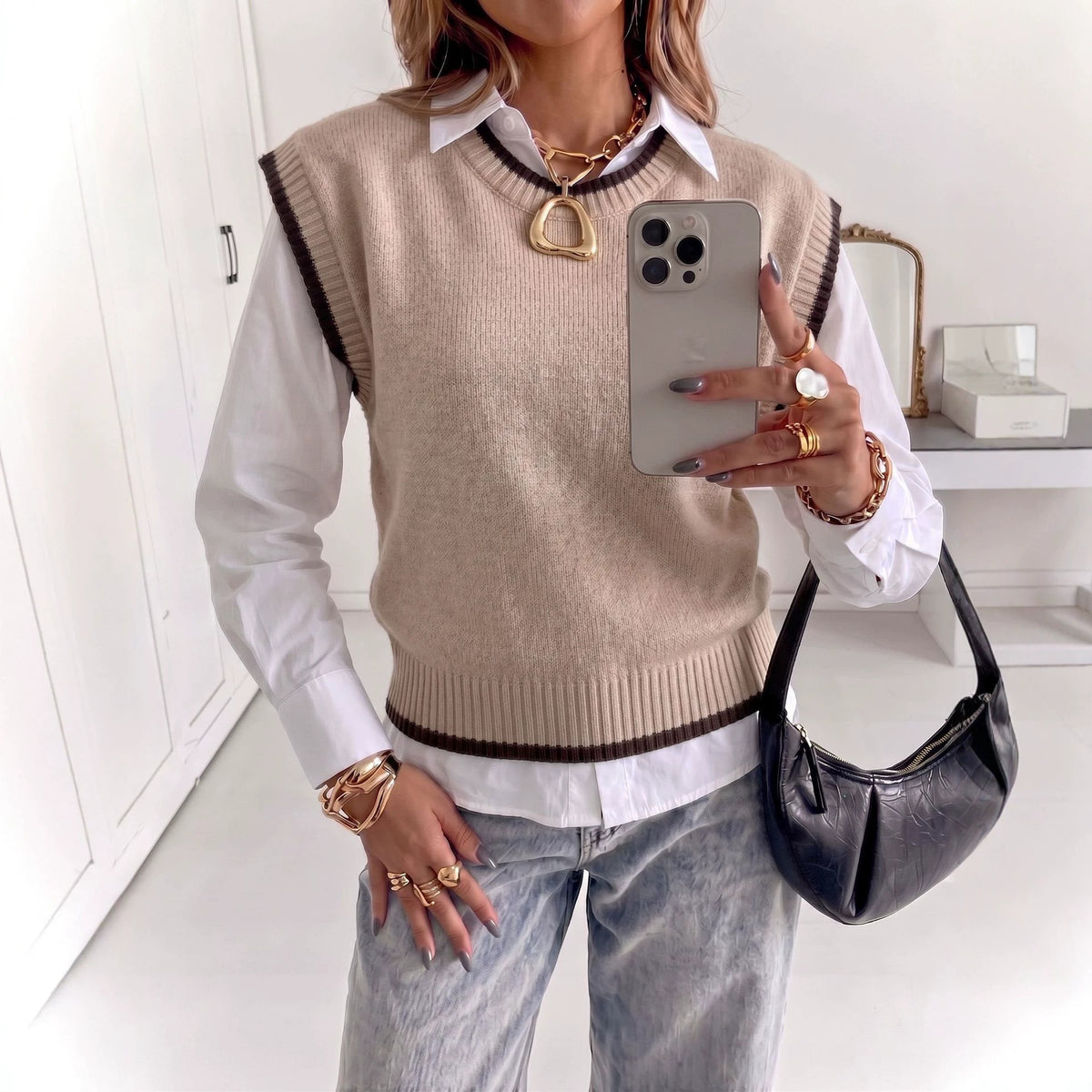 Fall and Winter New Color-Blocked Round Neck Knit Vest for Women, Loose Sleeveless Sweater Top
